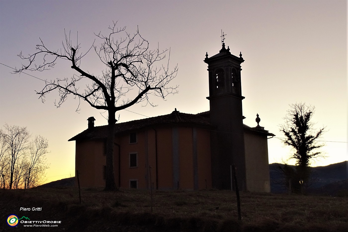 100 A chiusura un saluto dalla chiesetta della  Madonna del 'La Salette' di Cavaglia .JPG